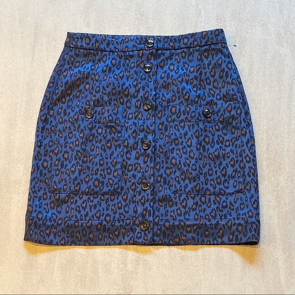 Banana Republic Dresses & Skirts - BANANA REPUBLIC Blue Leopard Print Skirt sz 4